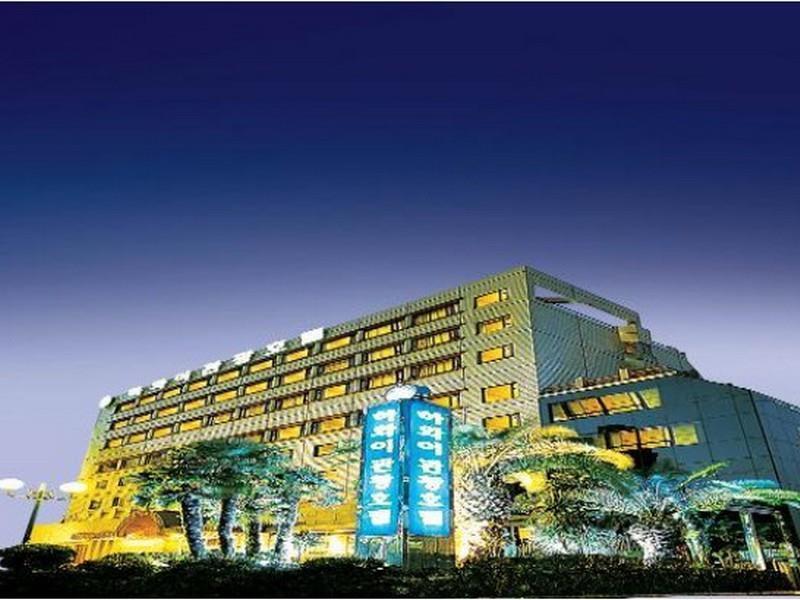 Hawaii Hotel Jeju Bagian luar foto