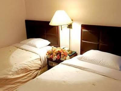 Hawaii Hotel Jeju Bagian luar foto
